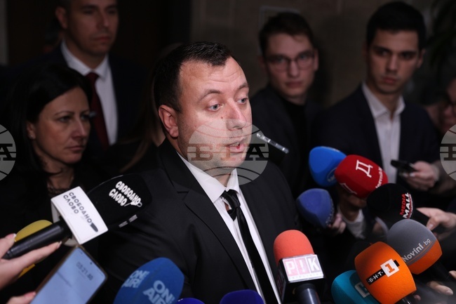 Народно събрание - кулоари - Петър Петров - брифинг