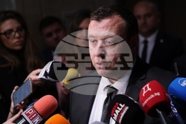 Народно събрание - кулоари - Петър Петров - брифинг