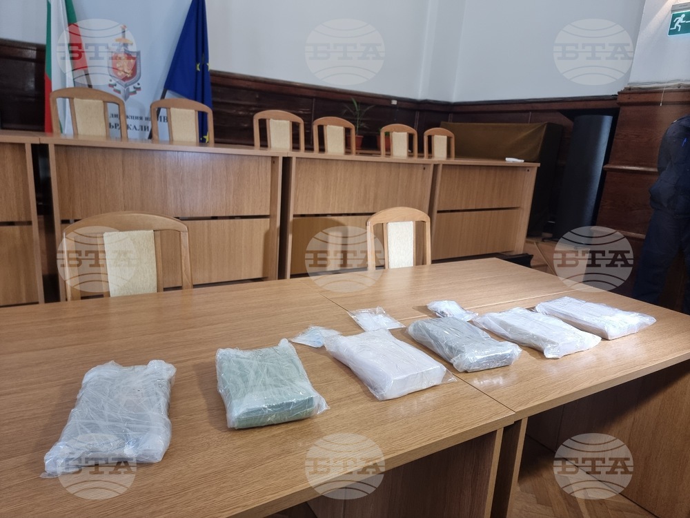 Апелативният съд остави в ареста задържания в края на ноември с над седем килограма кокаин мъж с двойно гражданство