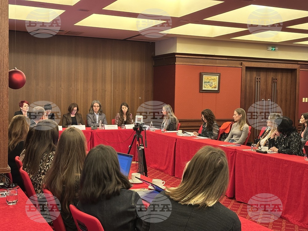 Дезинформационните наративи правят хората по-малко чувствителни към трудностите, с които се сблъскват украинските жени, смятат експерти 