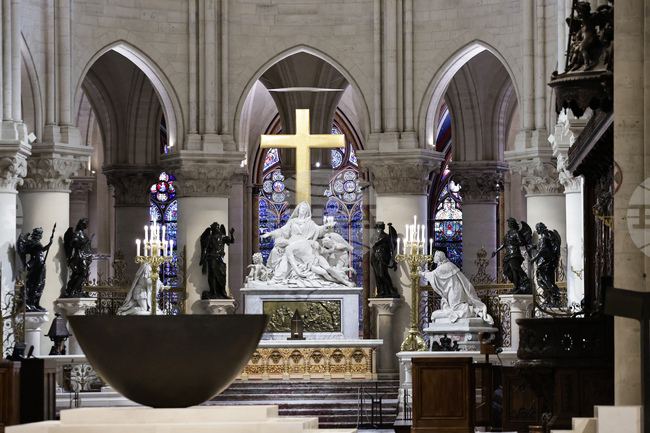 Макрон открива тържествено днес възстановената катедрала "Нотр Дам" в Париж, ще присъства и президентът Радев