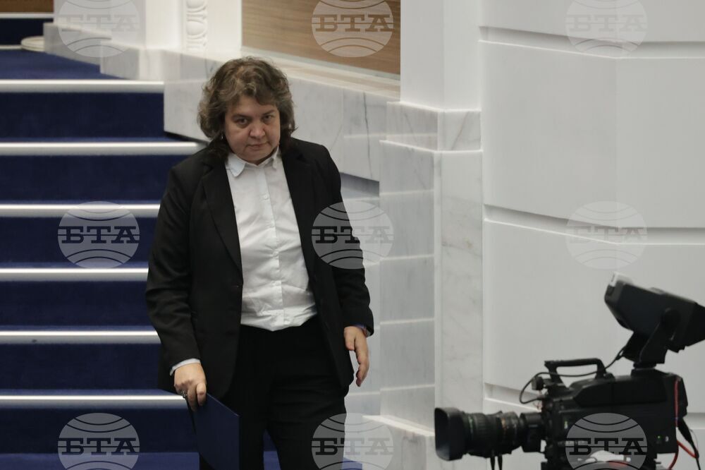 Парламент - първо заседание - Наталия Киселова