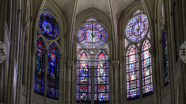 В Париж са представени спорни проекти за нови витражи на катедралата „Нотр Дам“