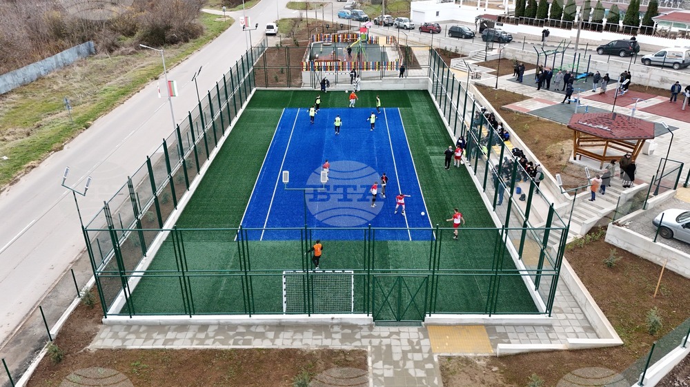 Многофункционална спортна площадка е открита в Опака