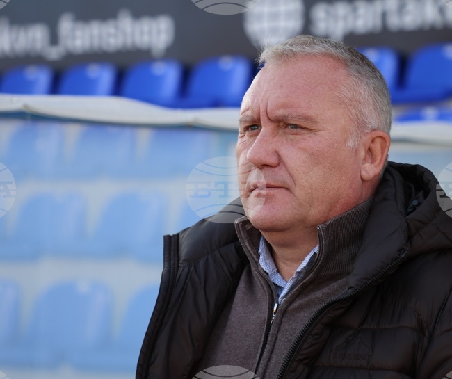 Николай Киров определи група от 17 футболисти за последния мач от първенството на Спартак 1918 Варна срещу Берое в Стара Загора