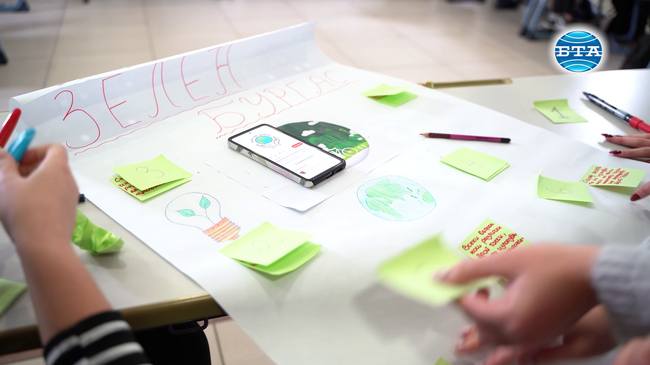 Робот за почистване на пластмаса и нефт от океанската повърхност е проектът, спечелил еконадпреварата "Как да направим Бургас по-зелен град"