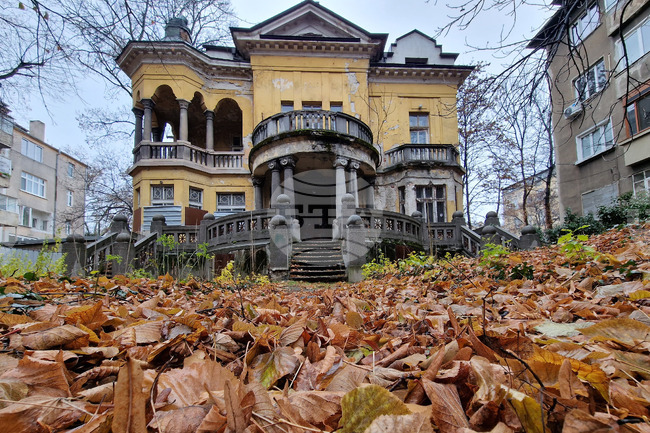 Българска технологична компания е в процес по придобиване на ''Къщата с ягодите'' в столицата