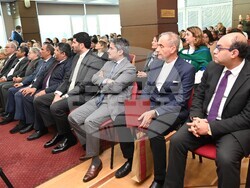 Близо 30 посланици присъстваха на церемонията и поднесоха своите приветствия.