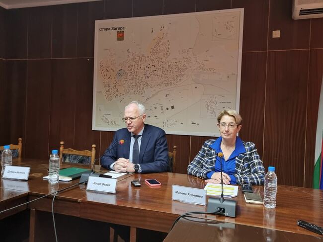 Пенсиониращите се през годината са с 50 000 души повече от започващите работа, каза председателят на АИКБ Васил Велев