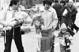 В света на играчките