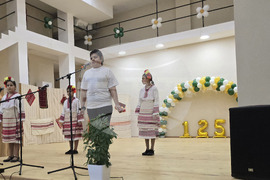 Село Гложене –  Илияна Йотова - читалище - 125 години