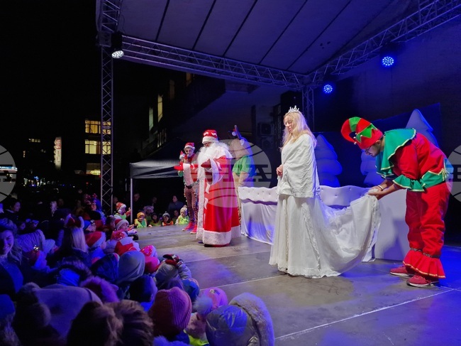 Велико Търново - Запалване на коледните светлини