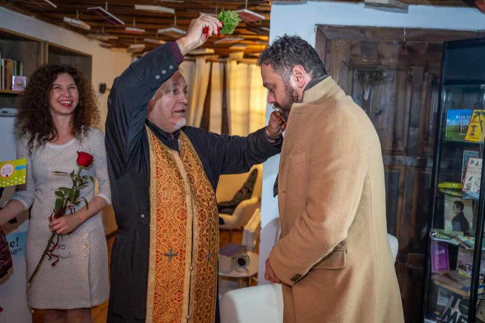 Сдружение „Книгини“ откри първата в България кафе-книжарница с кауза във Враца 