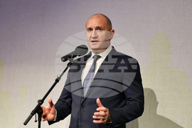 Пловдив - Румен Радев - 60 г. АМТИИ - плакет - връчване