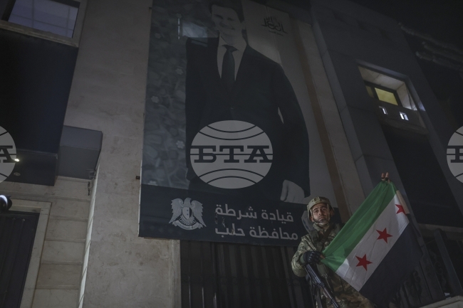 Знамето на сирийската опозиция бе поставено на посолството в Сирия в Атина