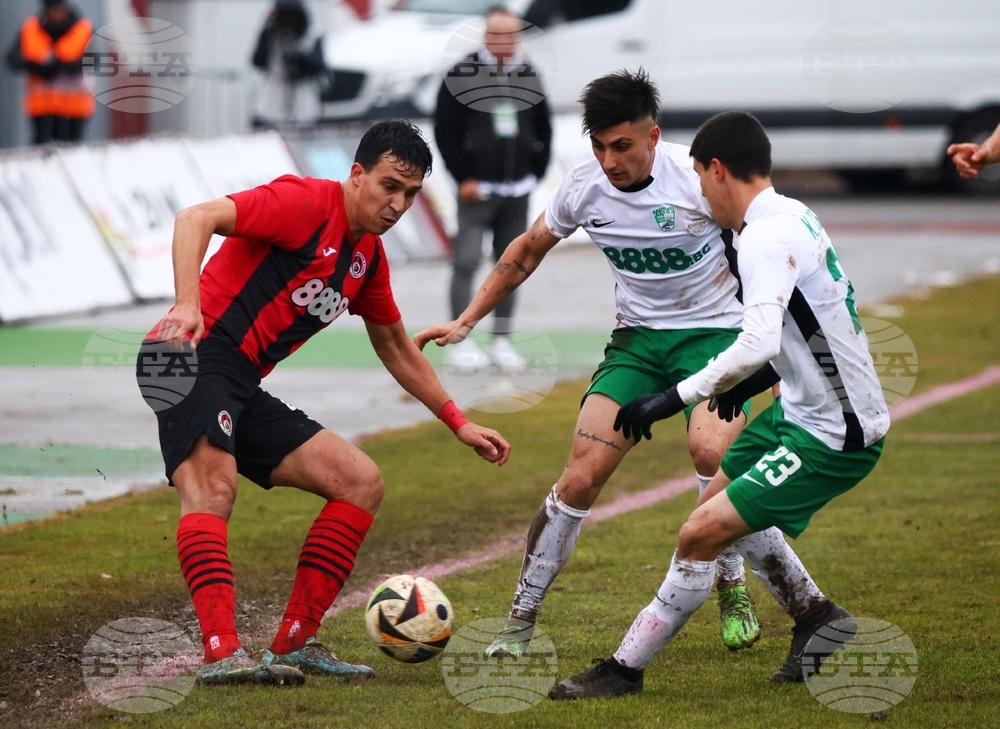 Локомотив София победи Берое в мач от Първа лига