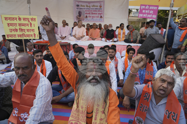 ПТИ: Консулството на Бангладеш в индийския щат Трипу е под засилена охрана заради протести срещу посегателствата над индуси