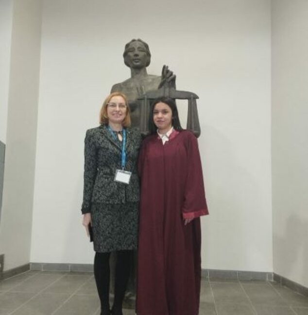 "Прокурор за един ден" стана Яна Маринова от Професионалната гимназия по текстилни и кожени изделия в София