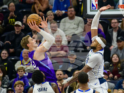 Mavericks Jazz Basketball