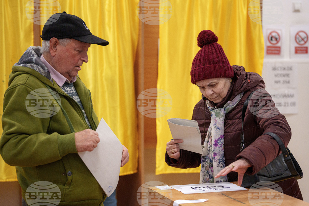 Избирателната активност на парламентарните избори в Румъния е 17,42 процента към 12 ч.