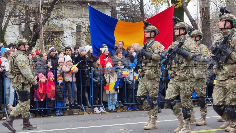 Румъния - Букурещ - военен парад