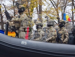 Румъния - Букурещ - военен парад