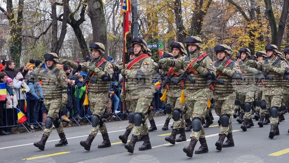 Румъния - Букурещ - военен парад