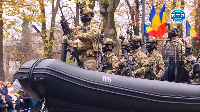Румъния отбеляза националния си празник с военен парад в Букурещ. Събитието се проведе при по-слаб интерес заради парламентарните избори в страната