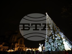 Коледна елха - светлини - запалване