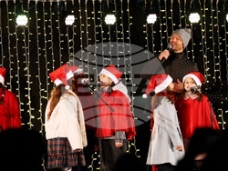 Коледна елха - светлини - запалване