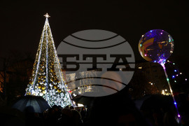 Коледна елха - светлини - запалване