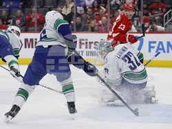 Canucks Red Wings Hockey