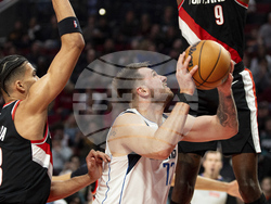 Mavericks Trail Blazers Basketball