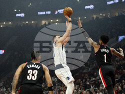 Mavericks Trail Blazers Basketball