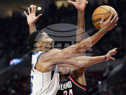 Mavericks Trail Blazers Basketball