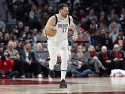 Mavericks Trail Blazers Basketball