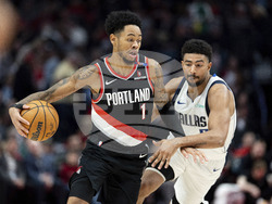 Mavericks Trail Blazers Basketball