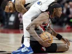 Mavericks Trail Blazers Basketball