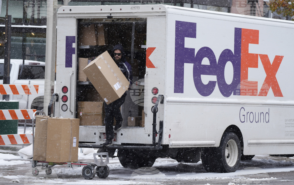 Онлайн продажбите в САЩ между Дена на благодарността и Кибер понеделник достигнаха 44,2 млрд. долара