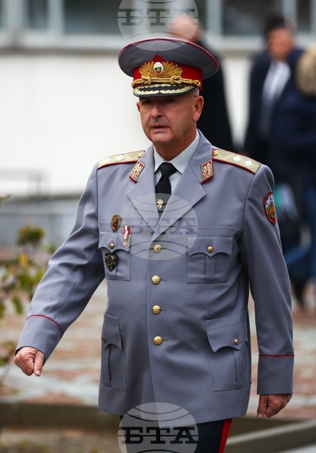 Медиците на ВМА са символ на съвременен героизъм – и в болничните звена, и в мисиите зад граница, посочва ген. Венцислав Мутафчийски в Деня на храбростта