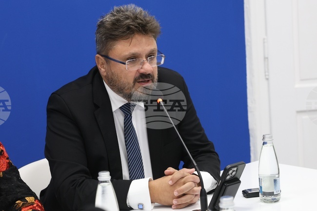 С европейски и български инвестиции Монтана се опитва да предложи на гражданите си добри условия живот, така че те да не ги търсят другаде в Европа, каза генералният директор на БТА Кирил Вълчев