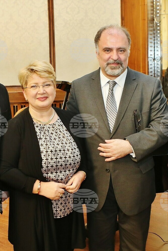 Bulgarian Culture Minister Todorov Awarded by Romanian President