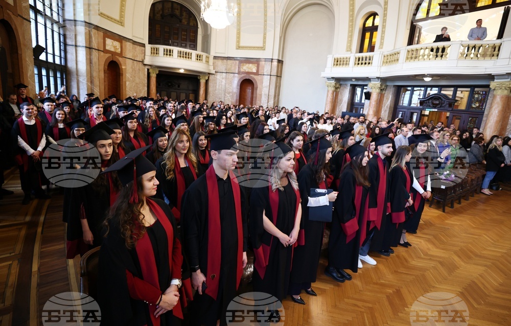 Софийски университет „Свети Климент Охридски“ - Факултет по журналистика и масова комуникация - дипломи - връчване