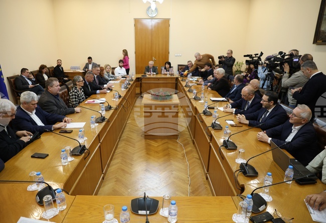 Министерство на транспорта и съобщенията - открита дискусия