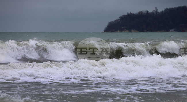 Телата на изчезналите в морето край Слънчев бряг са открити край Южното пристанище на Несебър