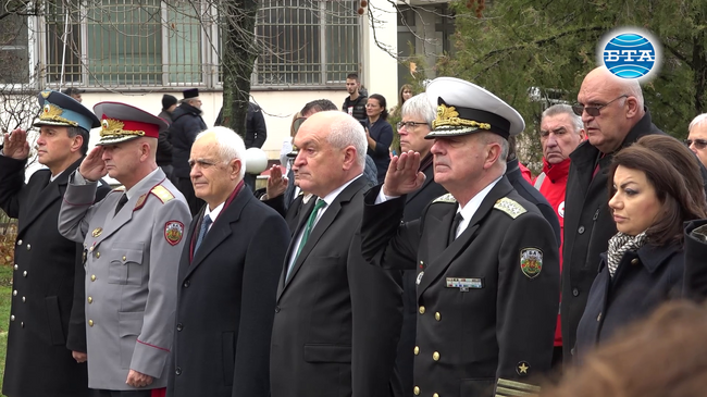 ВМА отбелязва своя празник като утвърден лидер, въпреки непрестанно променящия се пейзаж в здравеопазването, каза генерал-майор Мутафчийски