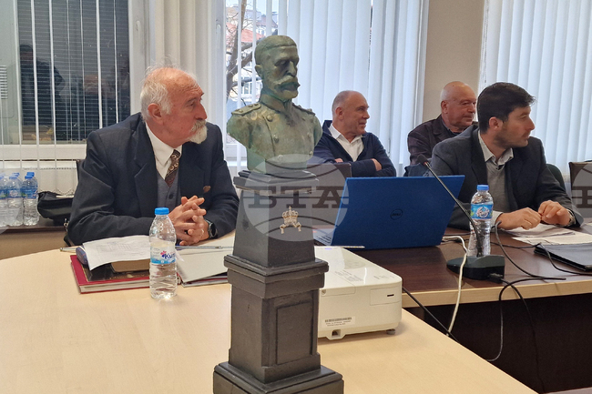 Кметът на Шумен предлага 30 хиляди лева да бъдат дарени за изграждане паметник на княз Александър Батенберг