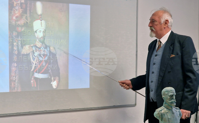  Шумен - паметник - Александър I Български