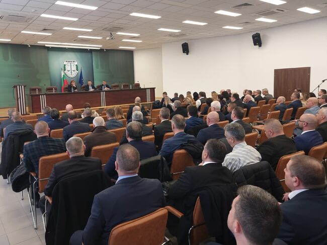 Няма да допуснем политическата криза да се пренесе в съдебната власт и да прерасне в институционална, каза и.ф. главен прокурор Борислав Сарафов