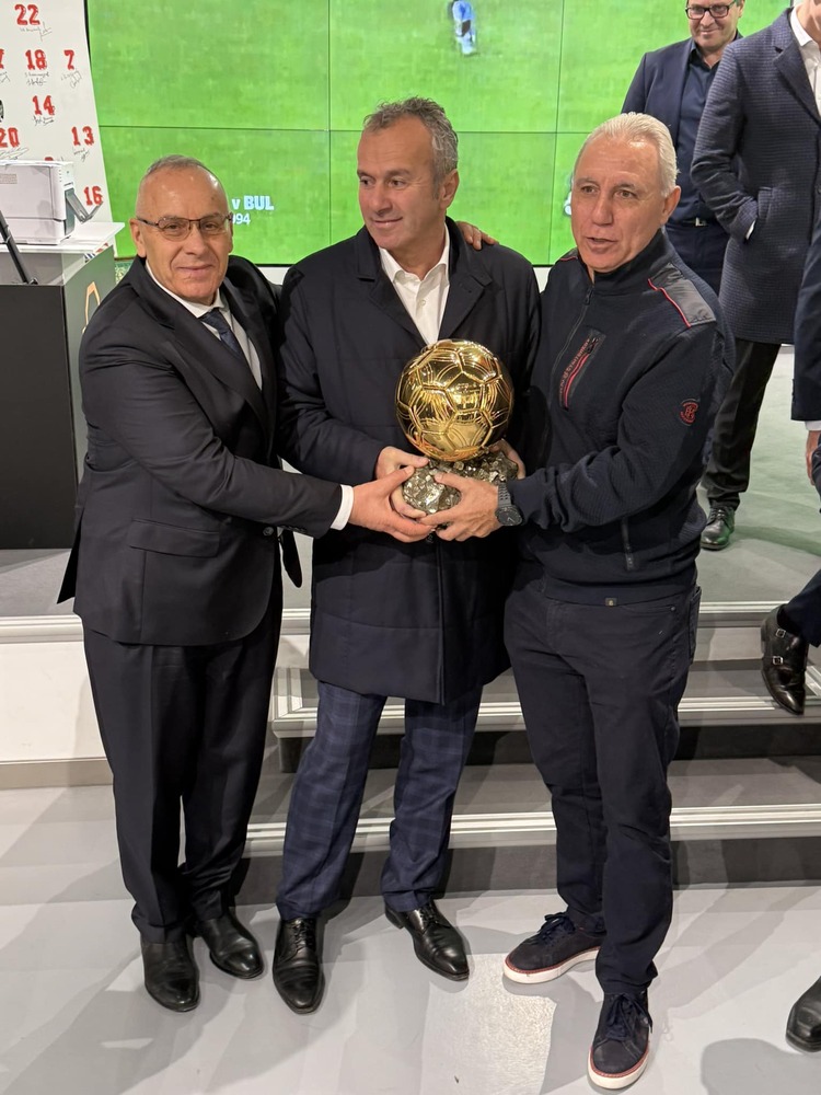 Христо Стоичков: "За мен беше огромна чест да посрещна гостите на церемонията 100 години български футбол"
